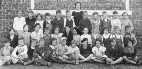 Third grade at Hodges Oak School in 1934