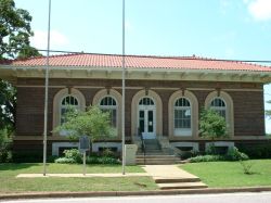 Carnegie Library building in Franklin