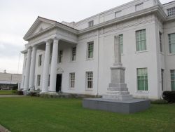 Cass County Courthouse in Linden