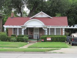 Oak Cliff boarding house on Beckley